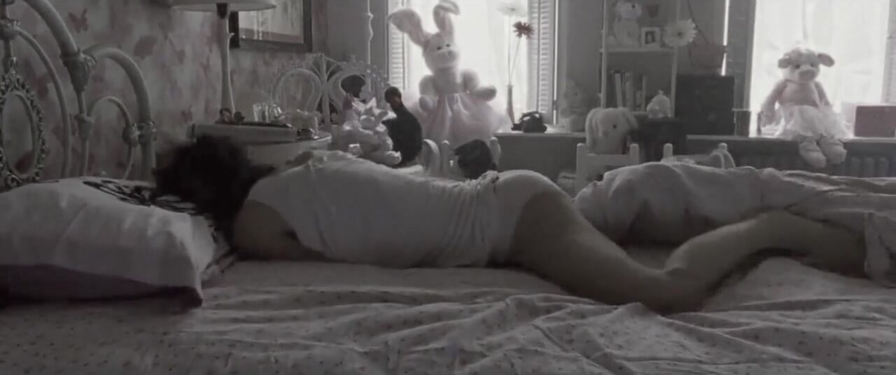 NoveltyExpo Director cut masturbation scene of Natalie Portman who satisfies herself in Black Swan XGay
