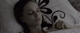 Travesti Director cut masturbation scene of Natalie Portman who satisfies herself in Black Swan 18yo