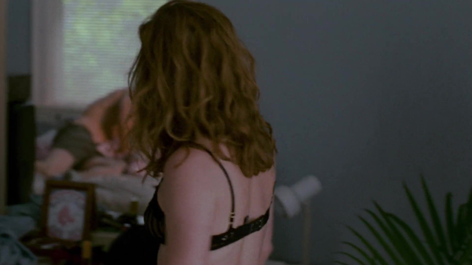 ClipHunter Man takes Amy Adams to bed but fails to bonk her in nude scene from The Fighter (2010) Naked