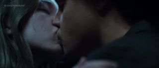 BangBus Woman actor Sydney Sweeney satisfies black man in sex scene from Nocturne (2020) Peludo