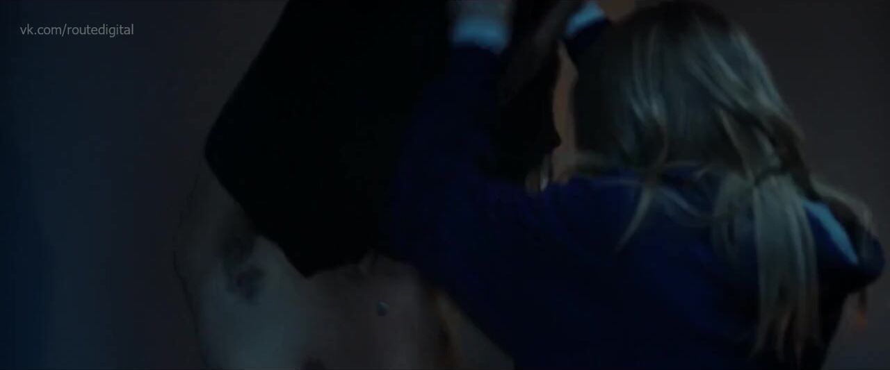 Ass Licking Woman actor Sydney Sweeney satisfies black man in sex scene from Nocturne (2020) Banging - 1