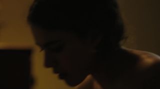 Anal Gape Naked Margaret Qualley doesn't fondle herself like girls do but scourges in Novitiate Hungarian