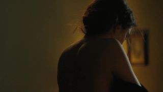 Cock Suckers Naked Margaret Qualley doesn't fondle herself like girls do but scourges in Novitiate Blonde