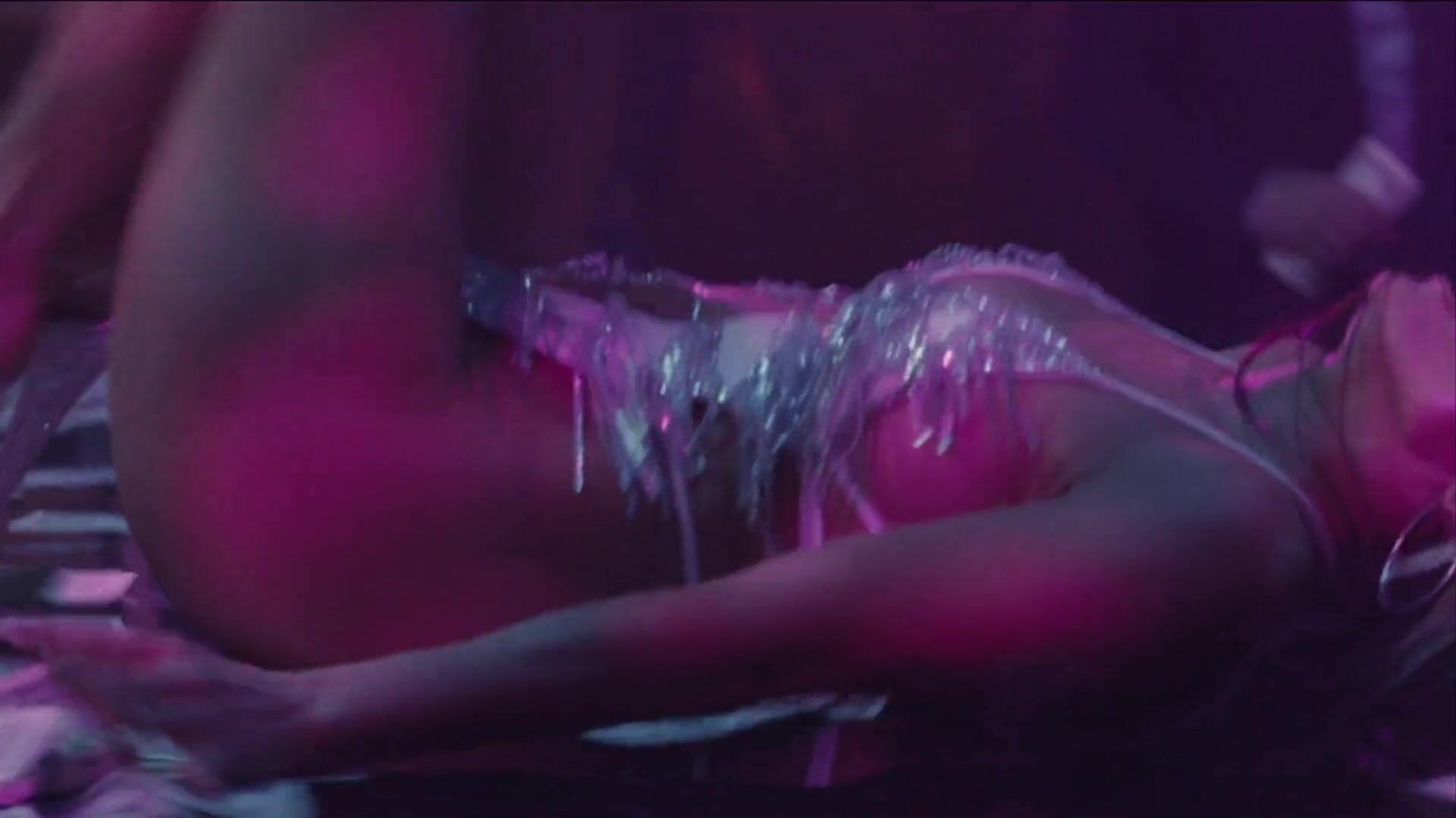Gorda Can stop Jennifer Lopez from making her striptease fantasy come true in Hustlers Cumload