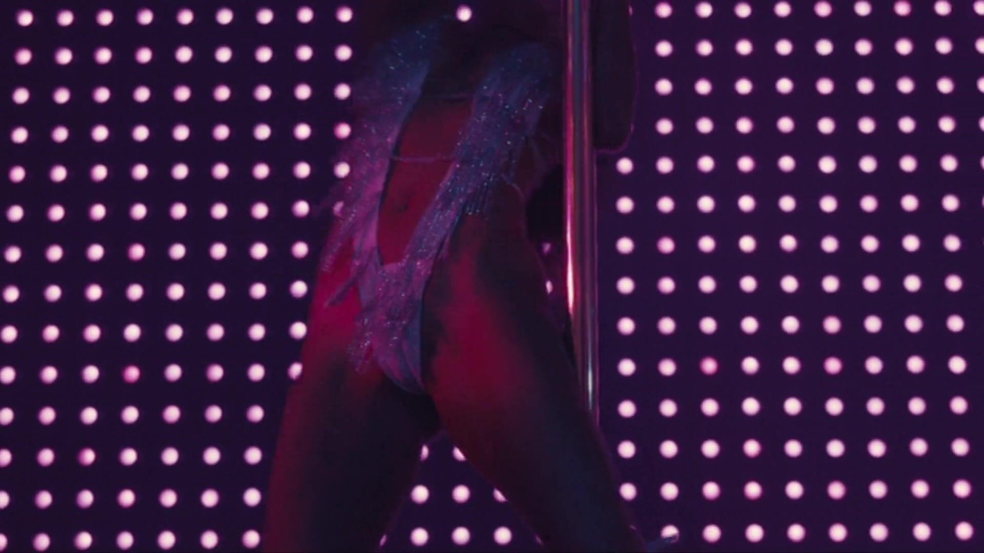 Cheat Can stop Jennifer Lopez from making her striptease fantasy come true in Hustlers Caliente - 1
