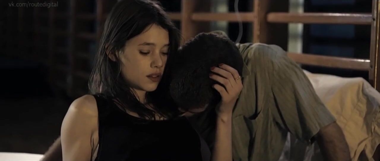 DuskPorna Astrid Berges-Frisbey hooks up with young men in sex scenes from the feature movie Best Blow Jobs Ever - 1