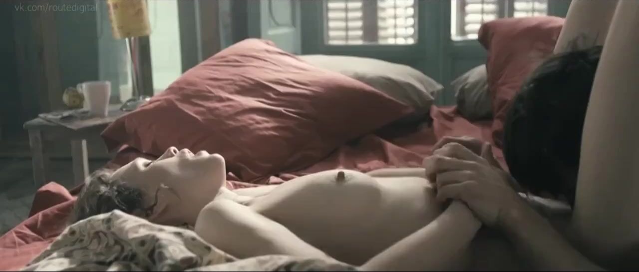 Bangla Astrid Berges-Frisbey hooks up with young men in sex scenes from the feature movie 18 Porn - 2