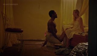 Giffies Drama movie Sweetness in the Belly with participation of Dakota Fanning being blacked Brasileira