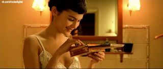 Animation Amelie sex scenes of Audrey Tautou minding her own business while being bonked by men Sensual