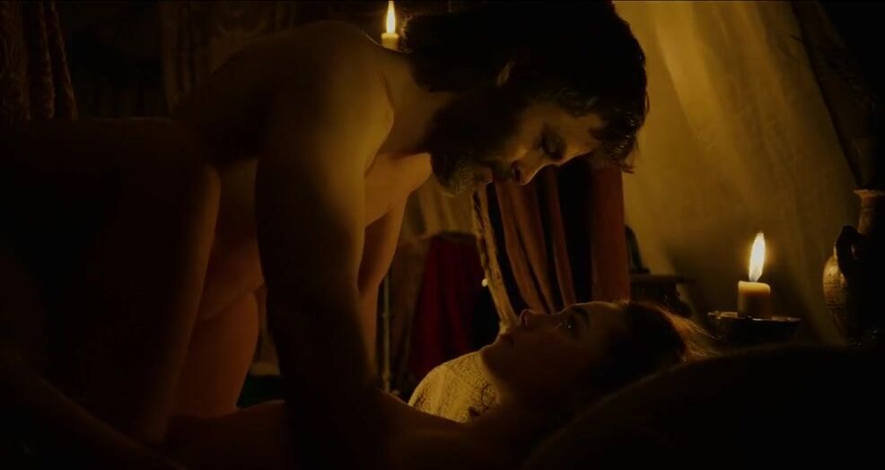 Celebrity They have met so suddenly but man takes and penetrates Florence Pugh in Outlaw King Soloboy - 1