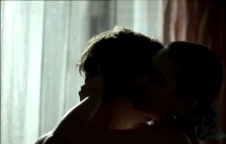 Gape Andrea Kulasova gets drilled in bed and shower sex scenes from Sametovi Vrazi (2005) Maledom