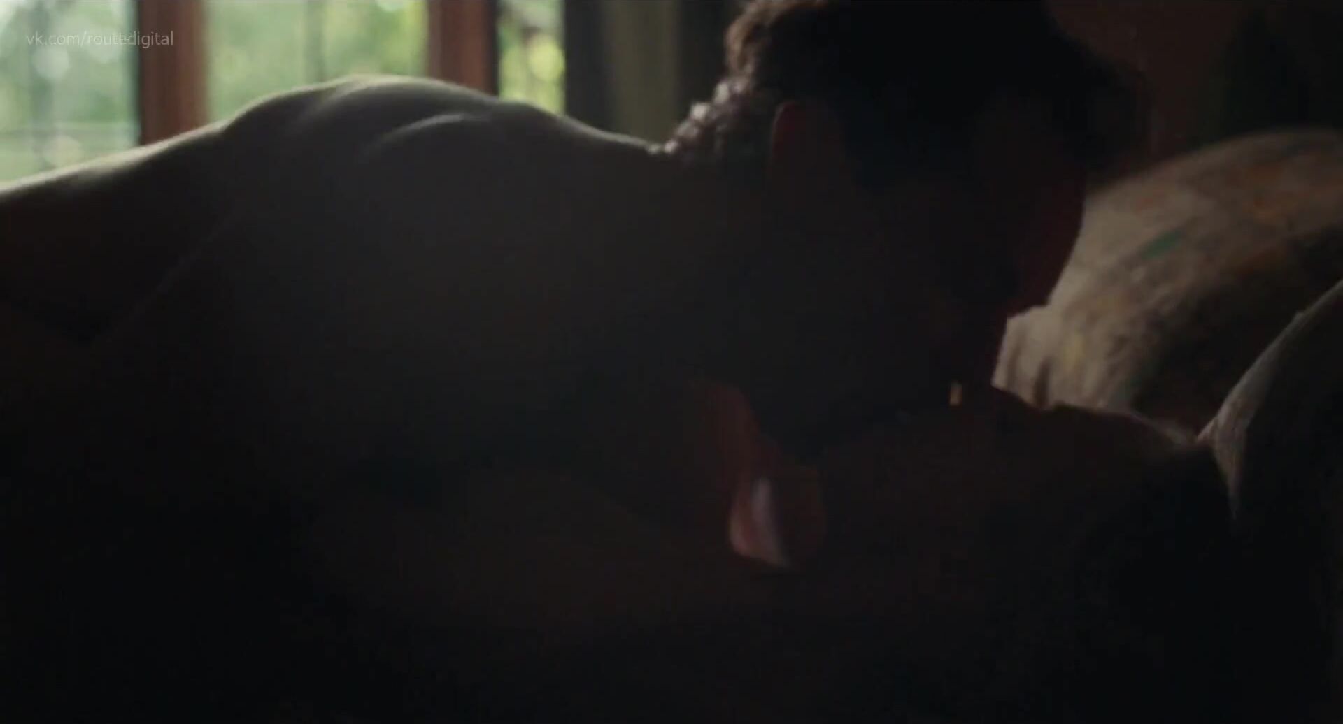 Deep Older guy thrusts cock in and out of Carrie Coon's twat in the drama movie The Nest (2019) Esposa