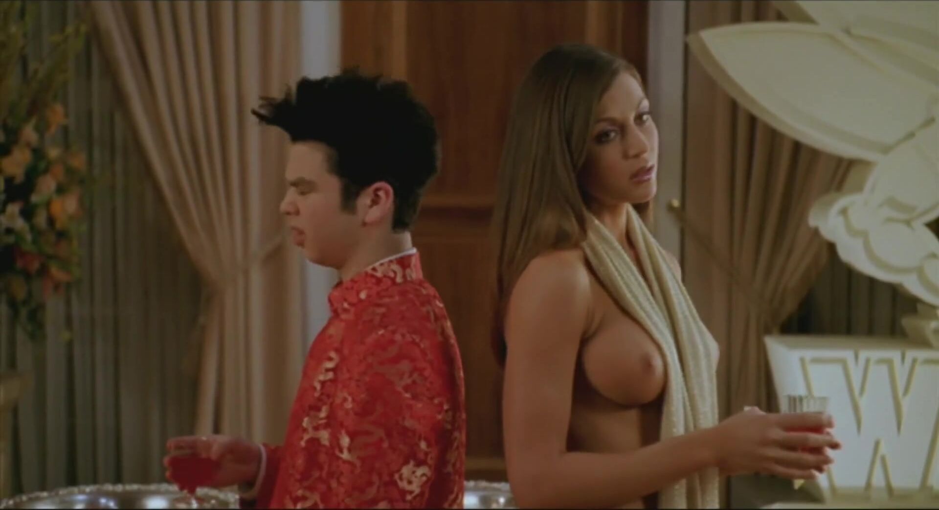 Scissoring Slender Cerina Vincent dislikes wearing clothes in Not Another Teen Movie (2001) Mum - 1