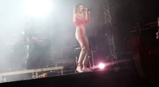 Mamadas Concert moments full of shame and excitement when Tove Lo nude exposes boobies on stage Celebrity Porn