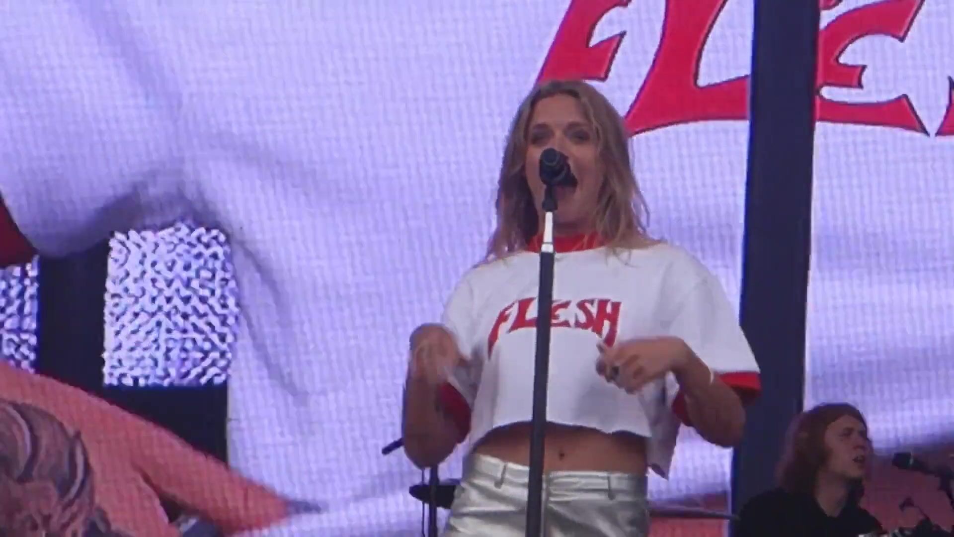 Olderwoman Concert moments full of shame and excitement when Tove Lo nude exposes boobies on stage Verga - 1