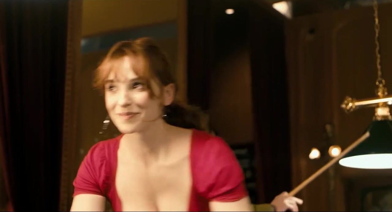 Novinha Celebrity in red Vica Kerekes in Men in Hope movie sex scenes where she hooks up Naughty - 2