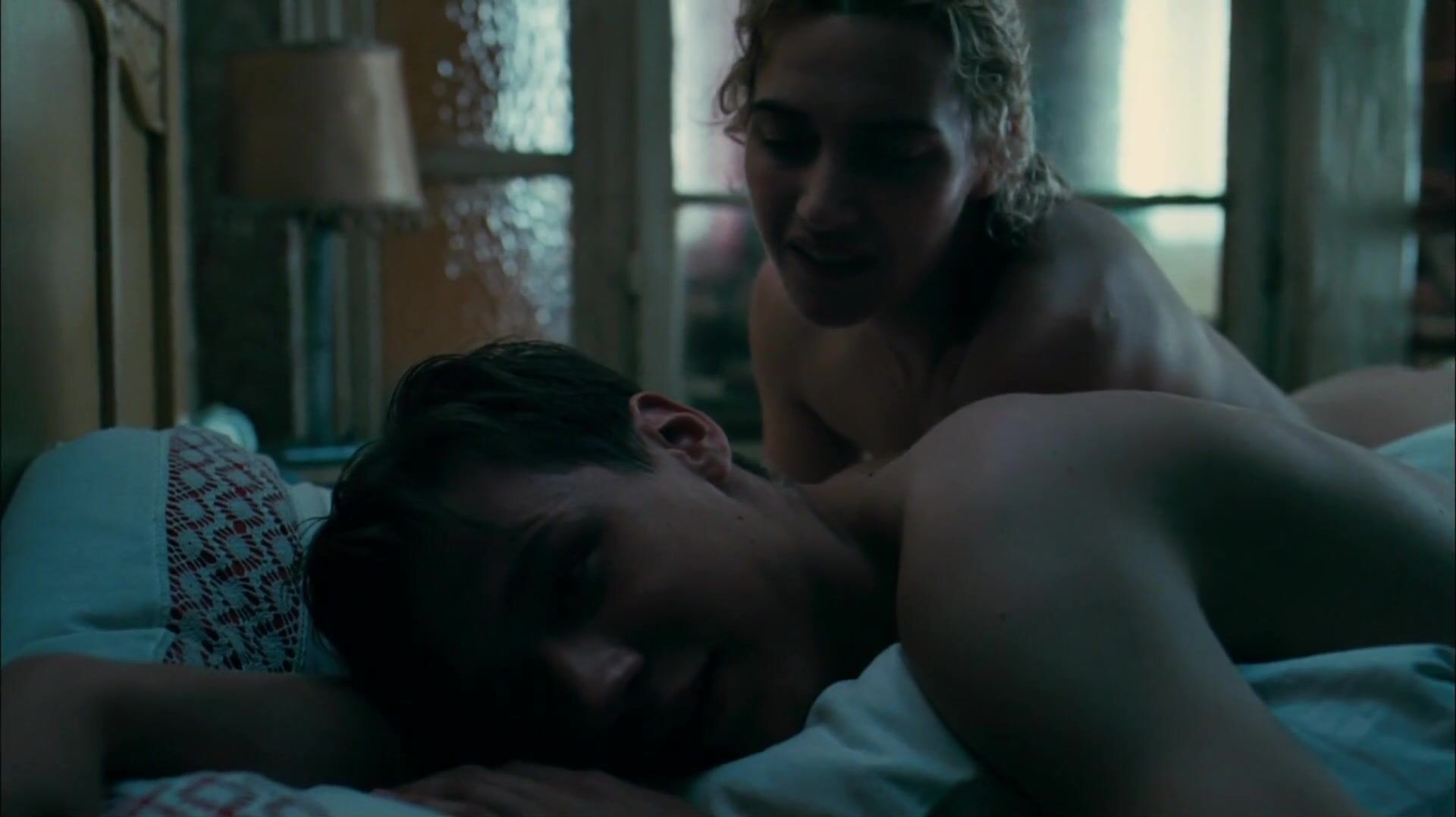 PornDT Hot movie performer Kate Winslet receives younger guy's cock in snatch in The Reader Corno - 2