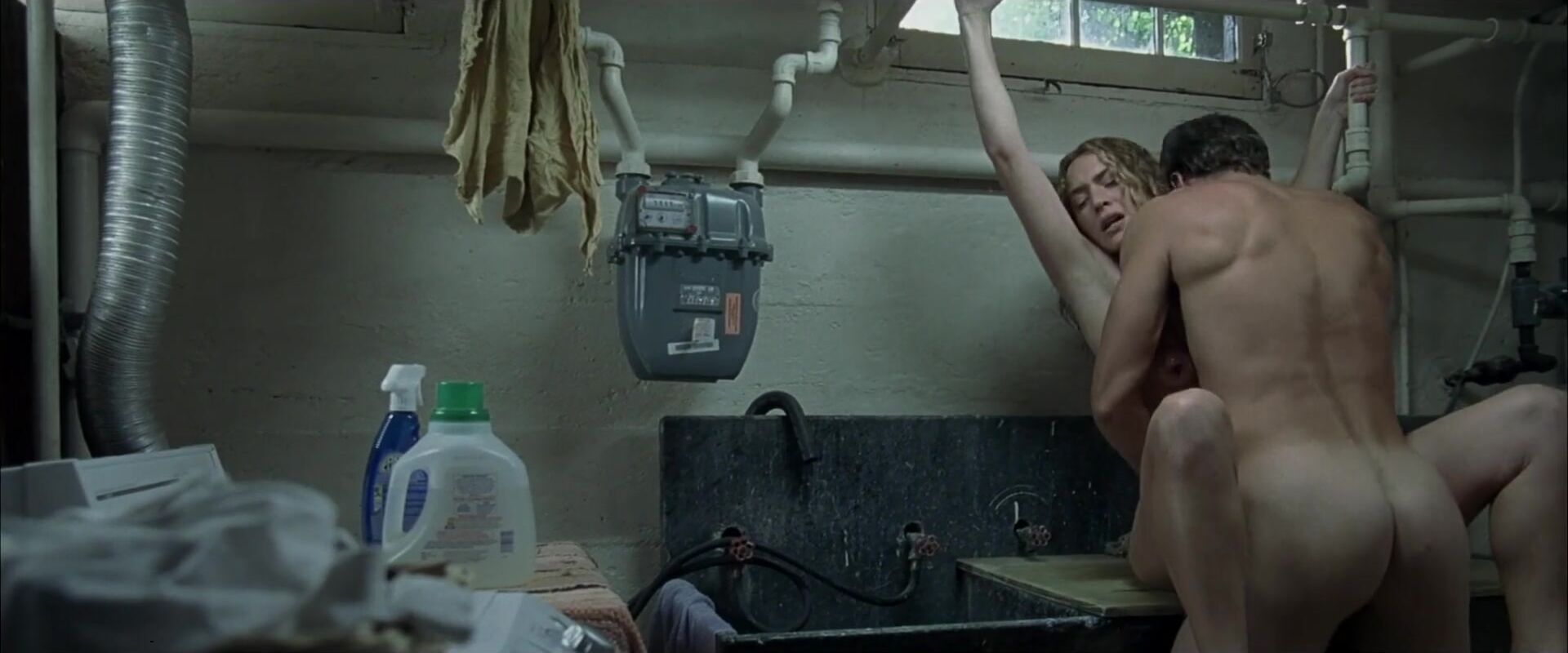 Assfingering Little C celebrity Kate Winslet is fucked by Patrick Wilson in their cabin (2006) WeLoveTube