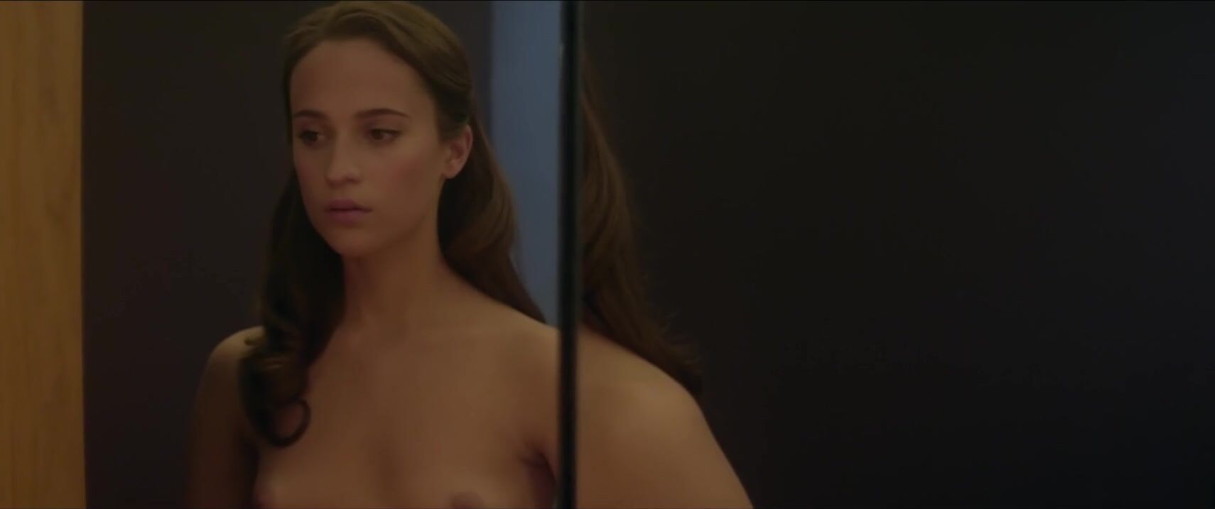 Gorgeous Naked Alicia Vikander loves being sexy in feature film moment from Ex Machina (2015) Hotel