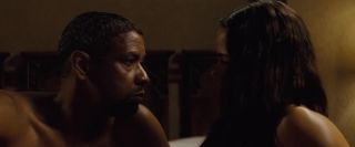 Gay Black Paula Patton manages to excite black man during the naked moment from 2 Guns movie Fat Ass