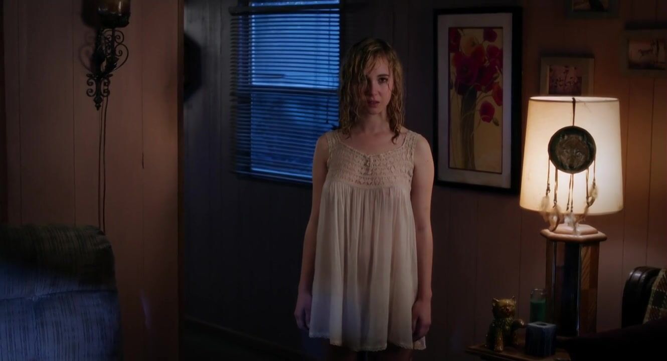 Boob Boys go crazy about Juno Temple who has nothing against being scored in Killer Joe (2011) Assfucking - 1