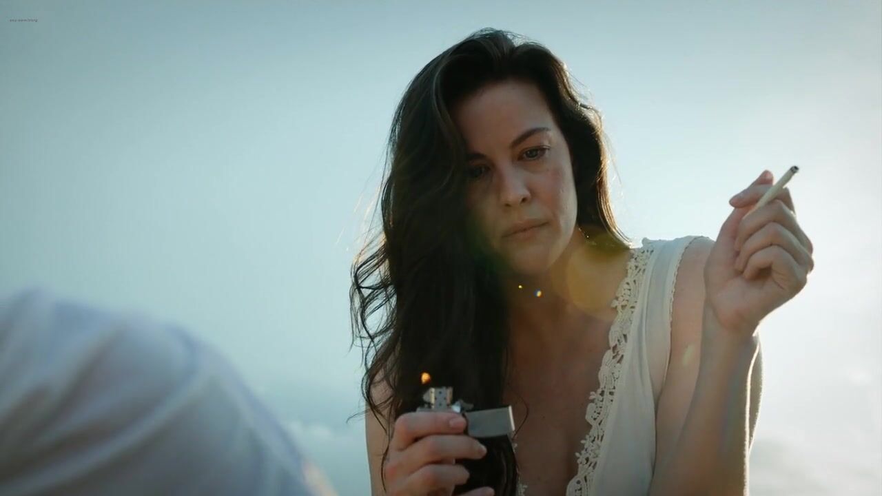 Funny-Games Liv Tyler doesn't lose time and better spends it getting nailed in TV series The Leftovers Flash