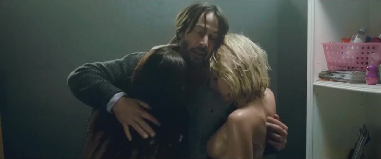 Amature Porn Keanu Reeves together with Ana De Armas and Lorenza Izzo in nude scene from Knock Knock Eating - 1