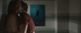 DownloadHelper Kristen Wiig plays role of underfucked MILF who hooks up in The Skeleton Twins (2014) Scene