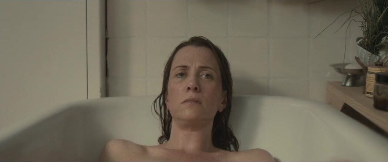 Gay 3some Kristen Wiig plays role of underfucked MILF who hooks up in The Skeleton Twins (2014) Machine
