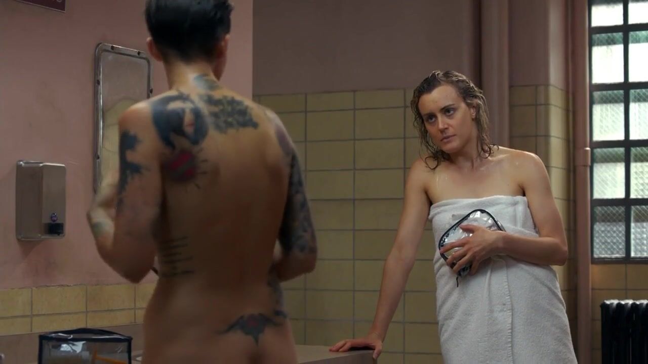 Abuse Ruby Rose knows her way around teasing inmate and temping her in Orange is the new Black Perfect Body Porn - 1