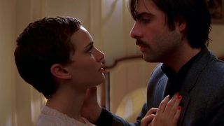 Raw Sexy actress Natalie Portman gives herself to mustachioed guy in Hotel Chevalier (2007) Licking
