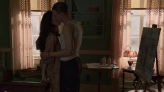 Shavedpussy Man takes hot housewife and scores her cunt cumming right inside in Boardwalk Empire Glasses