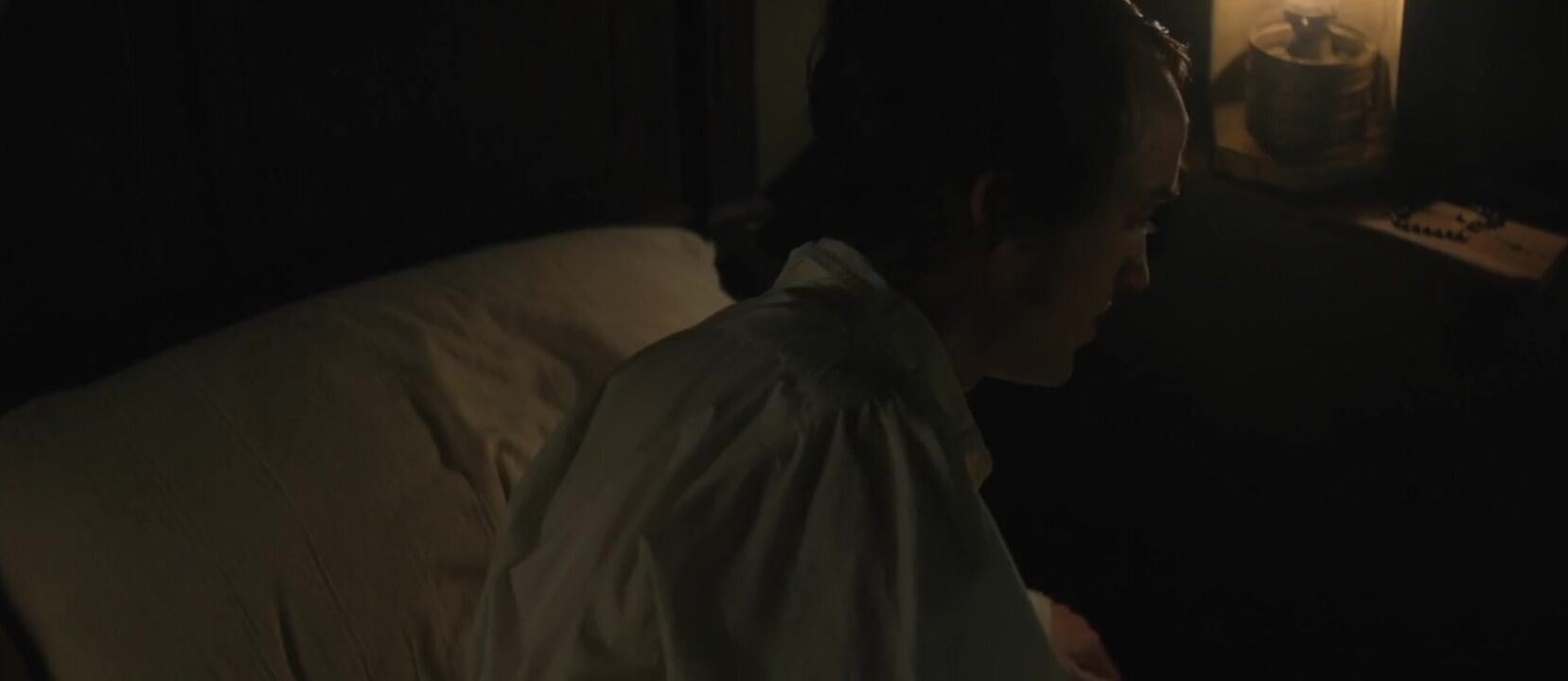 Pee In Secret scene where man with long hair makes it with Elizabeth Olsen and she cums (2013) Roolons - 2