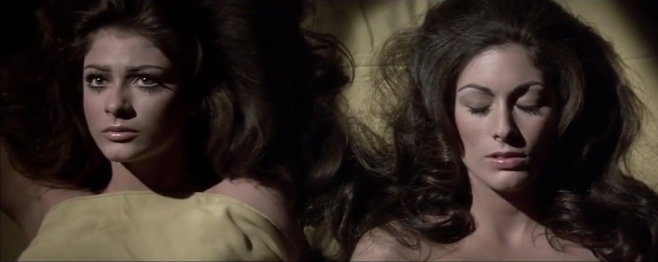 Venezuela Cynthia Myers easily makes Erica Gavin cum in Beyond the Valley of the Dolls (1970) Audition