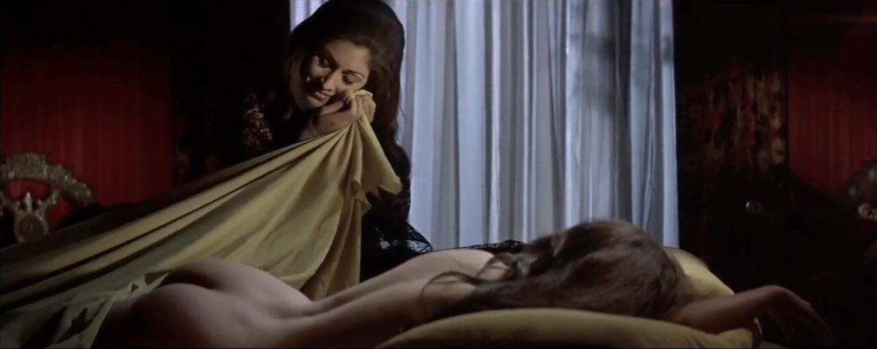 Sofa Cynthia Myers easily makes Erica Gavin cum in Beyond the Valley of the Dolls (1970) Women - 2