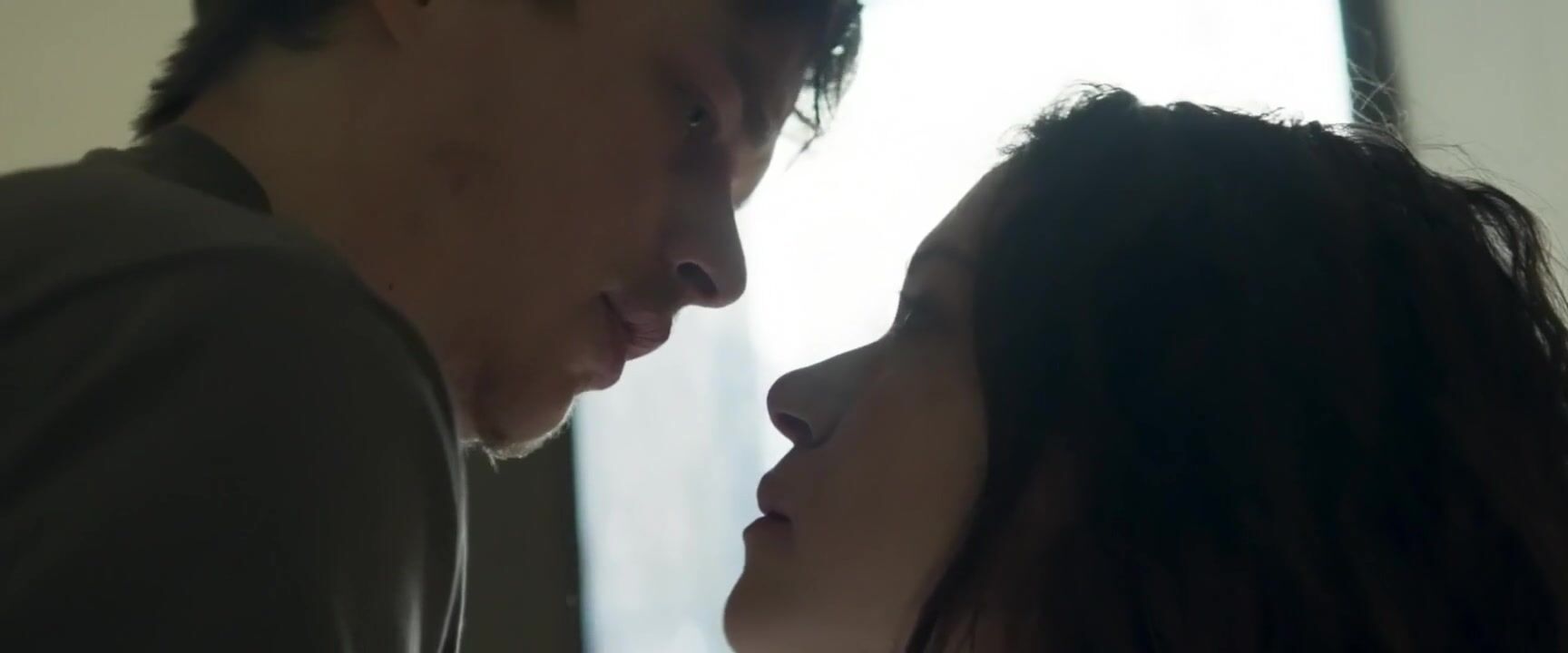 Chinese Beautiful Tatiana Maslany beckons young man and has sex in Two Lovers and a Bear (2016) Fat Ass