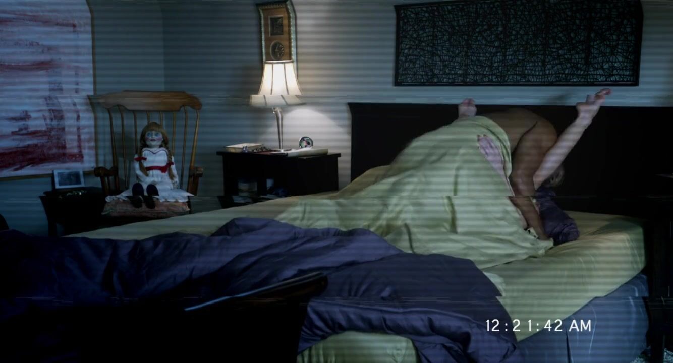 Hot Wife Black guy is very gentle with unstoppable nympho Jaime Pressly in Haunted House 2 Facial - 1