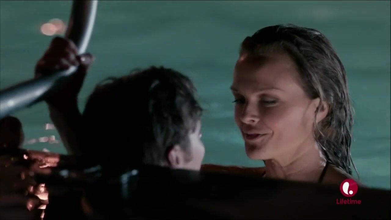 Curvy Dina Meyer knows why lover asks her to swim and cuts to the chase in Lethal Seduction Monster Cock