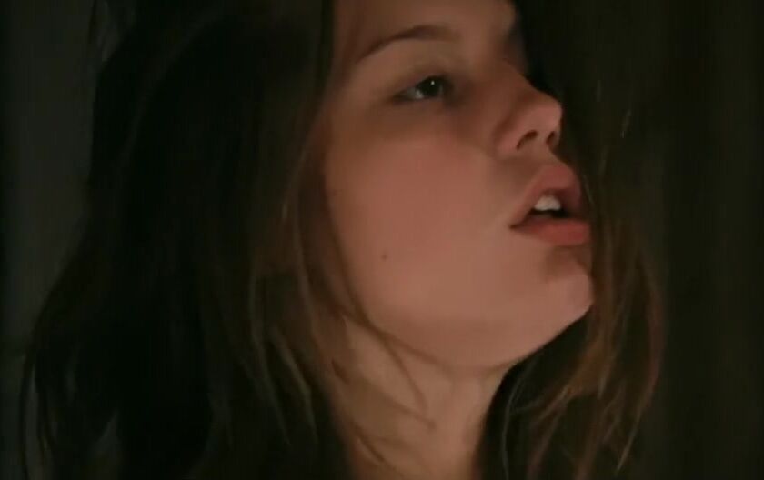VideoBox Celebs video of Adele Exarchopoulos and Lea Seydoux from Blue is the Warmest Colour Oldyoung - 1