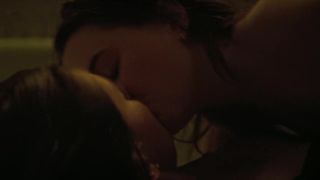 Hooker Sex moment of Kaitlyn Dever nude and Diana Silvers nude kissing and getting naked Long Hair