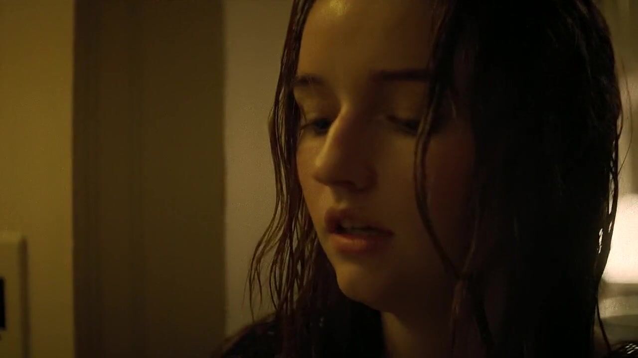 Giffies Sex moment of Kaitlyn Dever nude and Diana Silvers nude kissing and getting naked Dlisted - 1