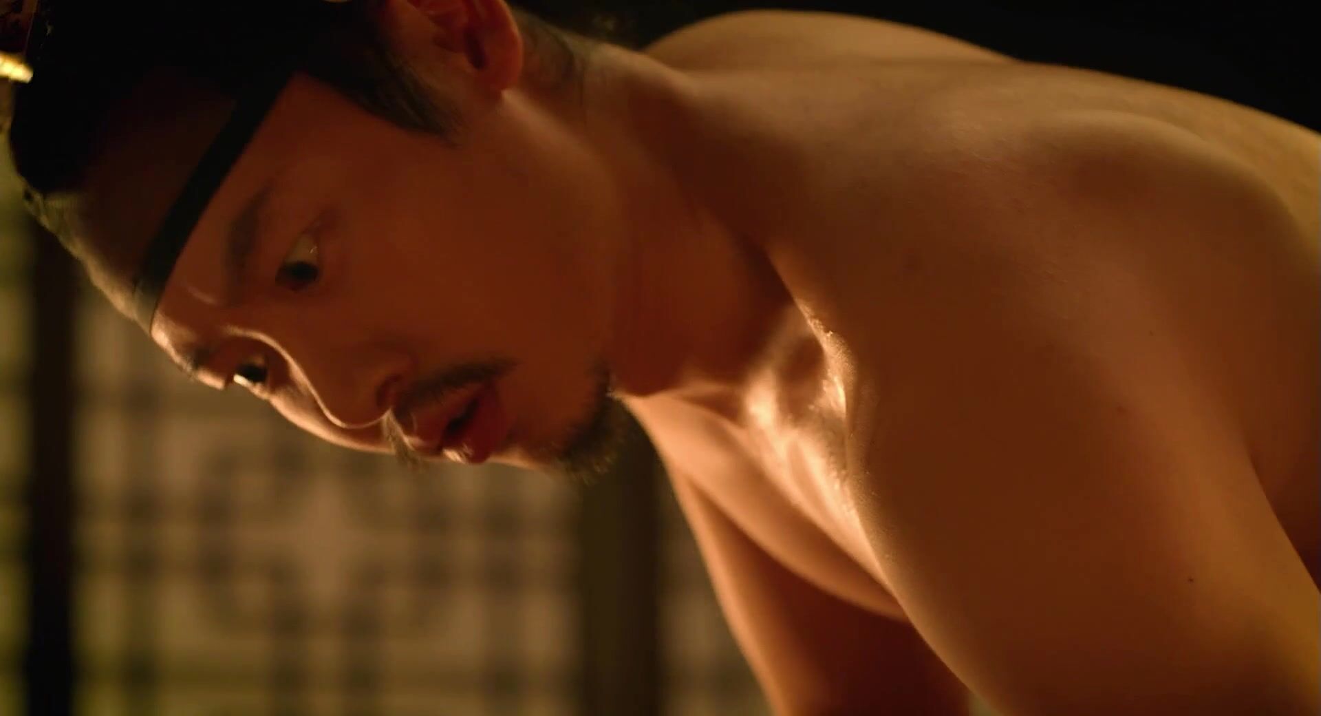 Head No time to think about morality when Cho Yeo-jeong kills fucker in The Concubine (2012) CzechTaxi - 1