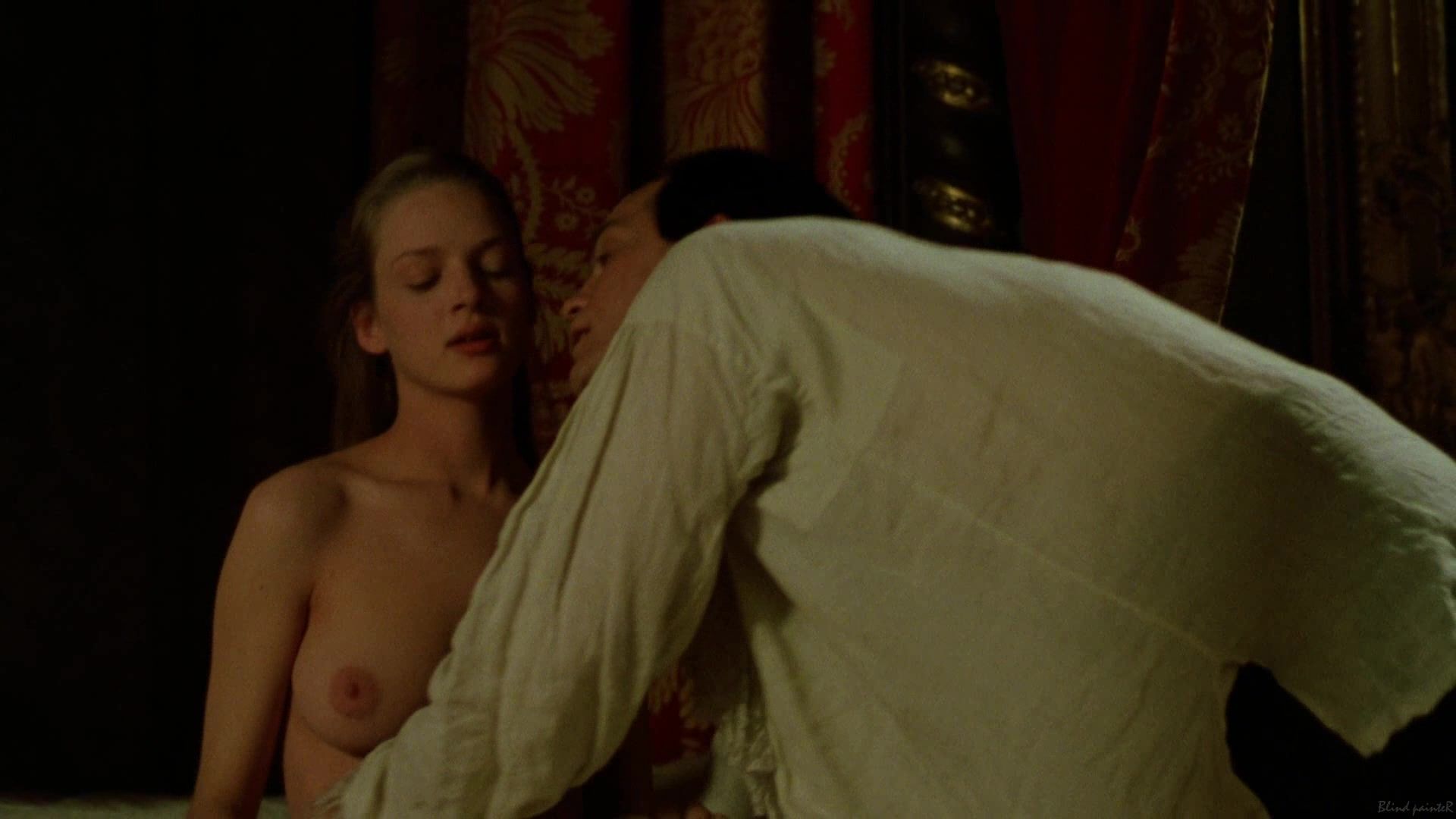 Cupid Uma Thurman nude - Dangerous Liaisons (1988) Punishment