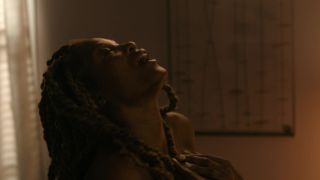 Suruba Naked Yolonda Ross sex in The Chi s03e02 (2020) Publico