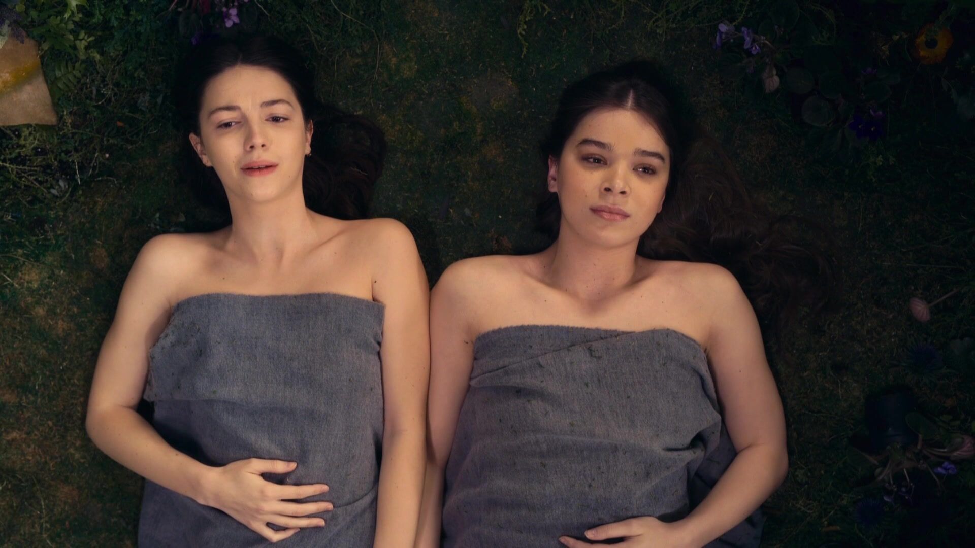 Round Ass Hailee Steinfeld's sexy lesbian scenes from Dickinson s02e10 (2021) TubeProfit