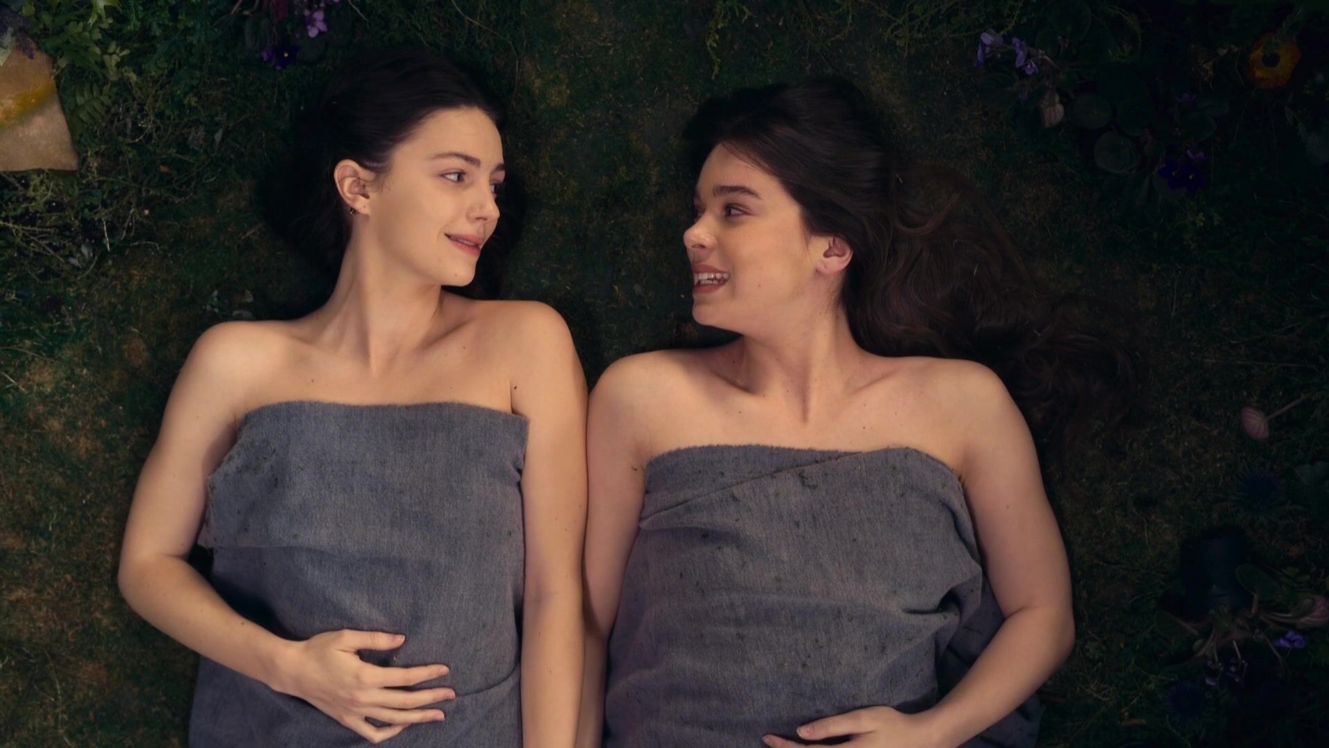 Chick Hailee Steinfeld's sexy lesbian scenes from Dickinson s02e10 (2021) Grosso