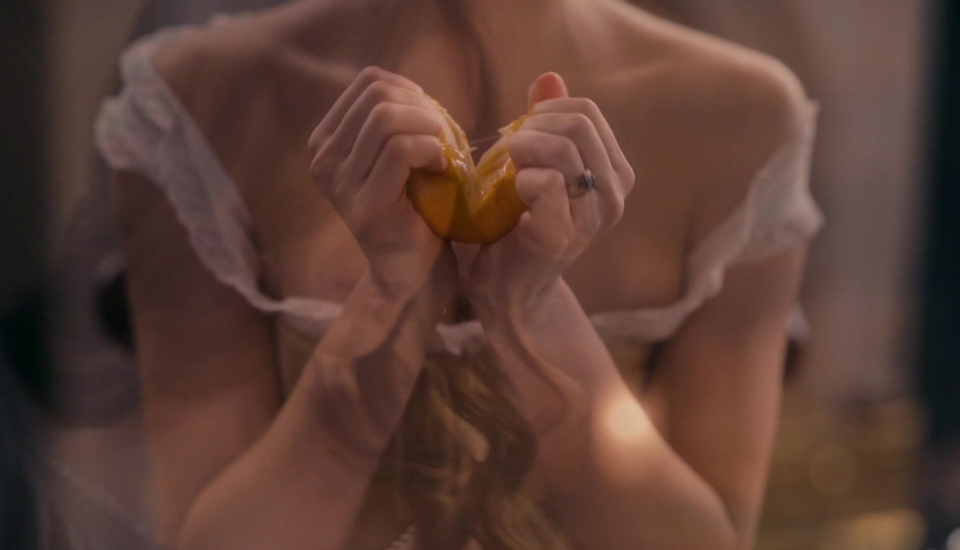 Perfect Body Hailee Steinfeld's sexy lesbian scenes from Dickinson s02e10 (2021) Futa