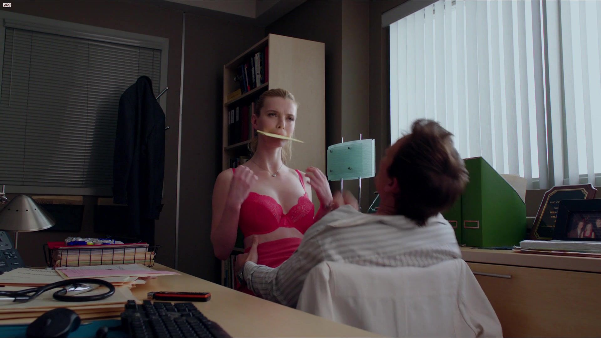 ShopInPrivate Betty Gilpin - Nurse Jackie s05 (2014) Flash