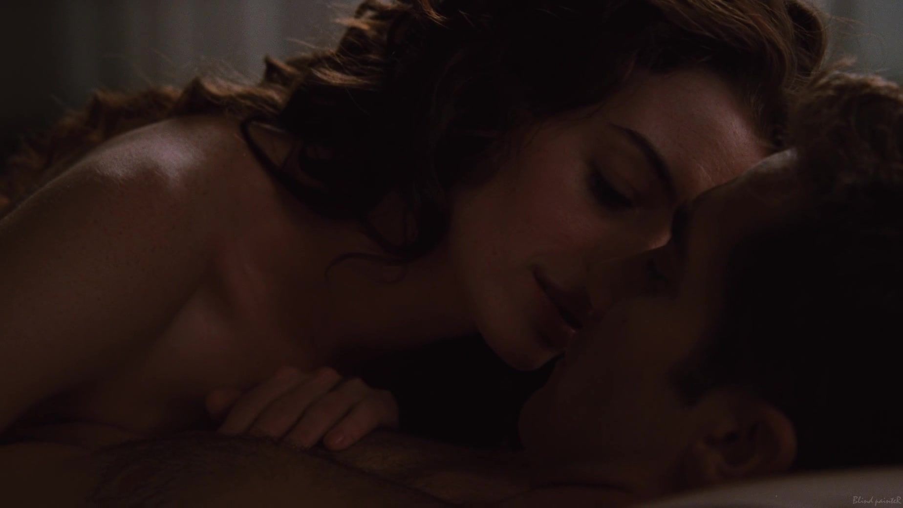 Family Sex Anne Hathaway nude - Love and Other Drugs (2010) Tites - 1