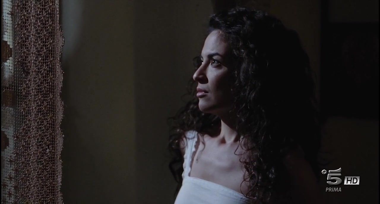 Arabic Daniela Virgilio, Nathalie Rapti Gomez Nude - I Segreti Di Borgo Larici (2014) OvGuide - 1